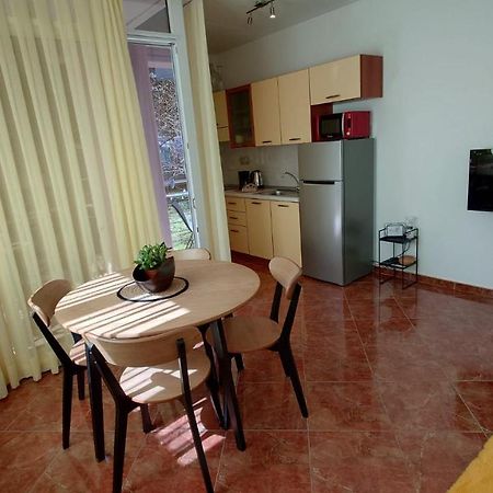 Apartments Lola Rovinj Bagian luar foto