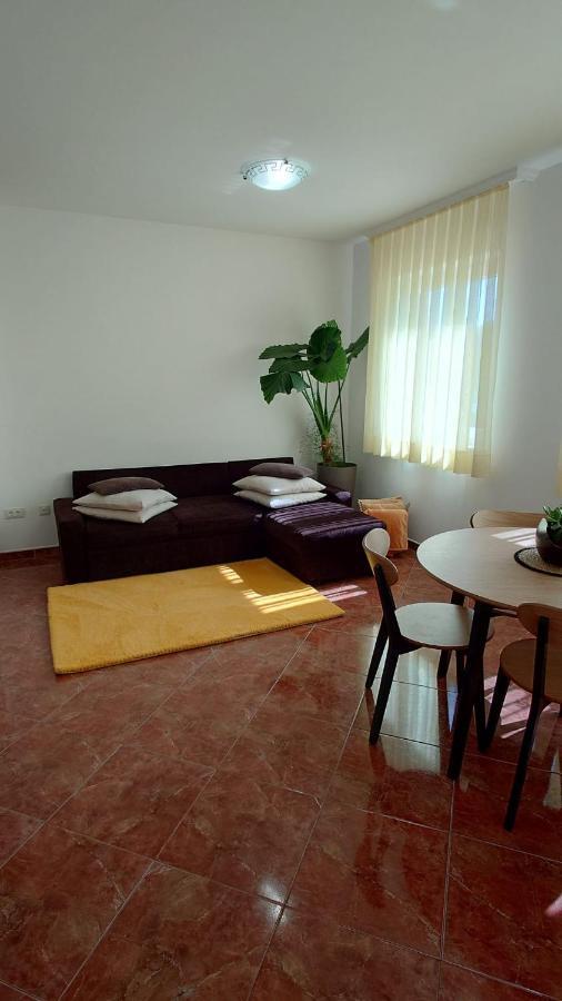 Apartments Lola Rovinj Bagian luar foto