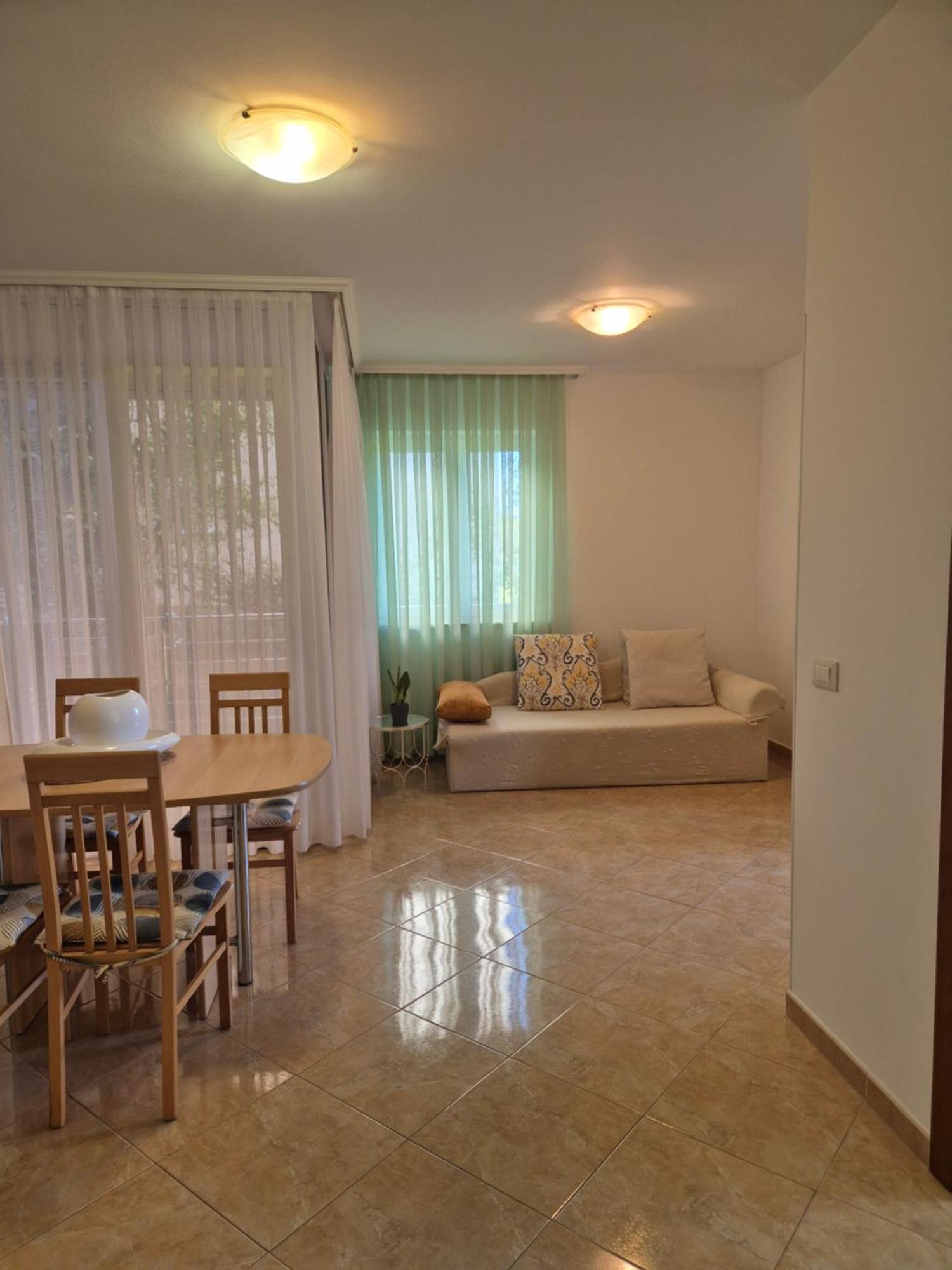 Apartments Lola Rovinj Bagian luar foto